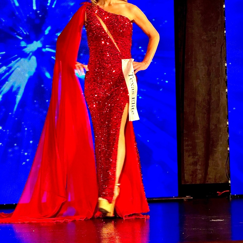 Red One-Shoulder Sequin Evening Gown with Draped Sleeve